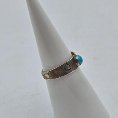 LOT 97J: Four Sterling Silver Rings and One Adjustable Toe Ring / 14.5 gtw