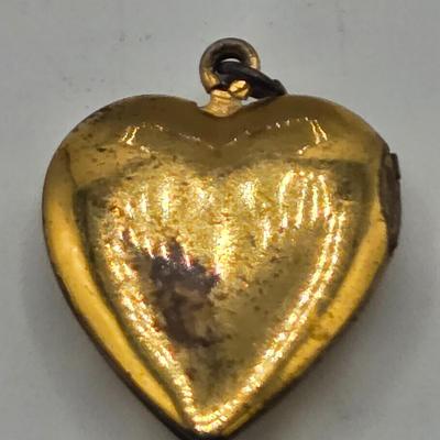 LOT 99J: 18 Inch Gold Vermeil Sterling Silver Chain and Two Pendants Including US Navy Heart Locket /11.8 gtw