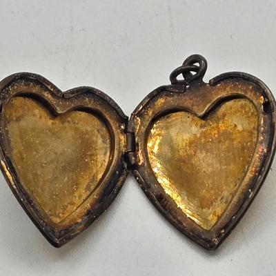LOT 99J: 18 Inch Gold Vermeil Sterling Silver Chain and Two Pendants Including US Navy Heart Locket /11.8 gtw