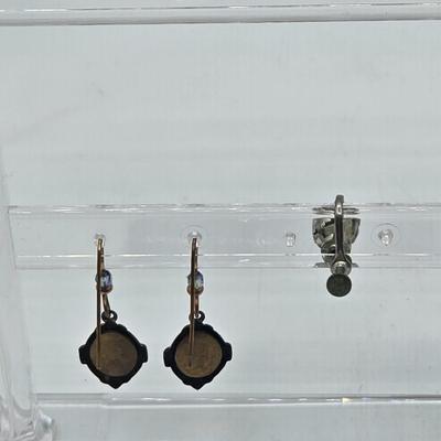 LOT 100J: Multiple Pairs of Pierced and Clip Earrings