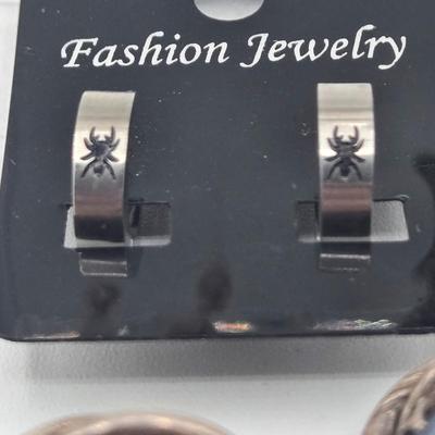 LOT 100J: Multiple Pairs of Pierced and Clip Earrings