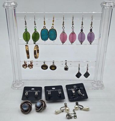 LOT 100J: Multiple Pairs of Pierced and Clip Earrings