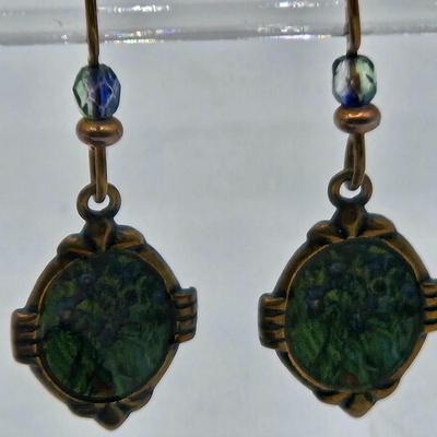 LOT 100J: Multiple Pairs of Pierced and Clip Earrings