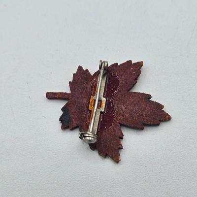 LOT 101J: Convertible Necklace and Multiple Pins