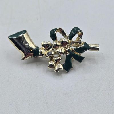 LOT 101J: Convertible Necklace and Multiple Pins