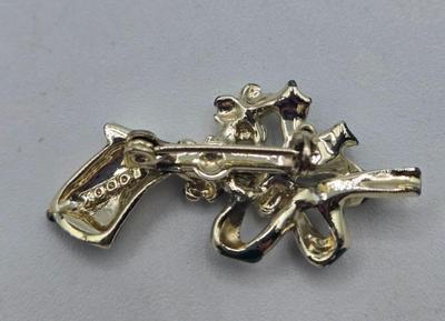 LOT 101J: Convertible Necklace and Multiple Pins