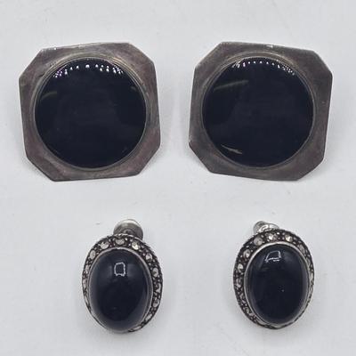 LOT 103J: Two Pair of sterling Silver Earrings with Black Stones / 18.6 gtw