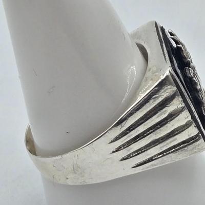 LOT 104J: Three Sterling Silver Rings / 16.8 gtw
