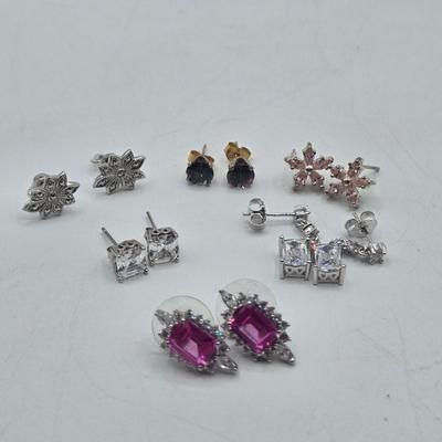 LOT 105J: Multiple Pairs of Sterling Silver Earrings / 14.0 gtw