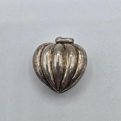 LOT 106J: Heart Shaped Sterling Silver Pendant and Three Lockets, One with Three Changeable Stones / 22.3 gtw