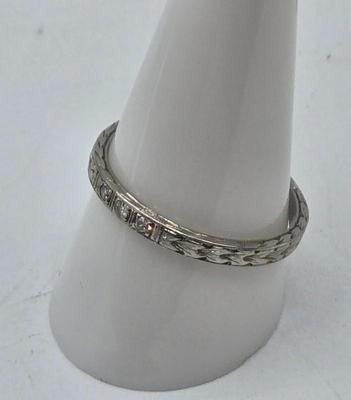 LOT 109J: Stunning 14k White Gold and Diamond Band, Size 10 / 3.1 gtw