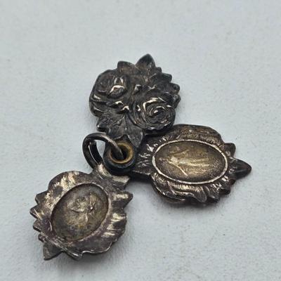LOT 112J: Three Sterling Silver Pendants / 11.8 gtw