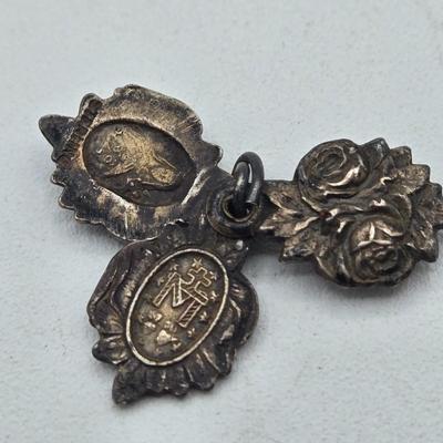 LOT 112J: Three Sterling Silver Pendants / 11.8 gtw