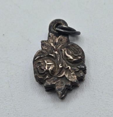 LOT 112J: Three Sterling Silver Pendants / 11.8 gtw