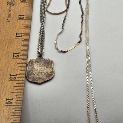 LOT 114J: Four Sterling Silver Necklaces, Two with Pendants / 31.7 gtw