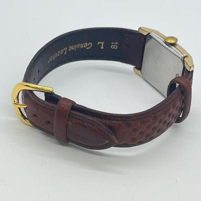 LOT 122: Vintage Elgin DeLuxe Men's Watch w/ 10K Gold Filled Bezel and Leather Band - Winds and Ticks