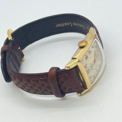 LOT 122: Vintage Elgin DeLuxe Men's Watch w/ 10K Gold Filled Bezel and Leather Band - Winds and Ticks