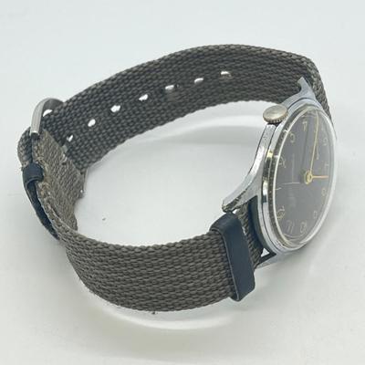 LOT 124: Vintage Technos WWII Military Watch - Winds and Ticks