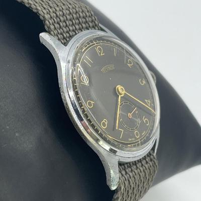 LOT 124: Vintage Technos WWII Military Watch - Winds and Ticks