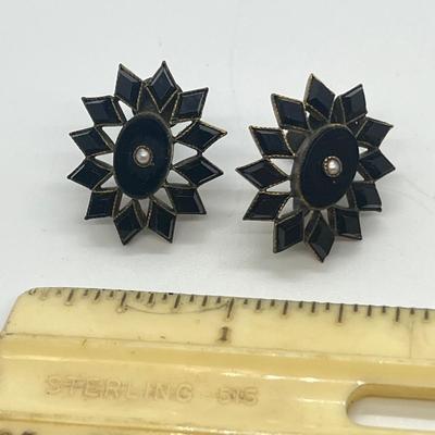LOT 126: Vintage Mourning Pin and Screwback Earrings