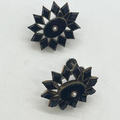 LOT 126: Vintage Mourning Pin and Screwback Earrings