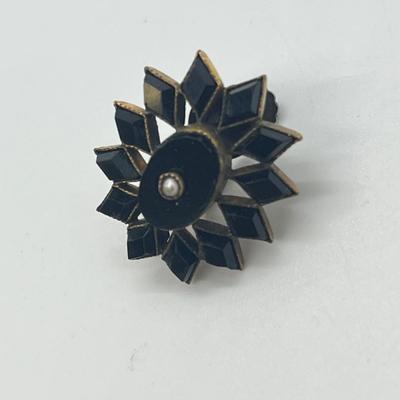 LOT 126: Vintage Mourning Pin and Screwback Earrings