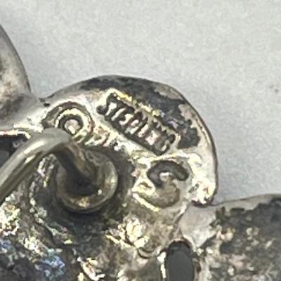 LOT 127: Sterling Silver Pins / Brooches - 33.6 gtw