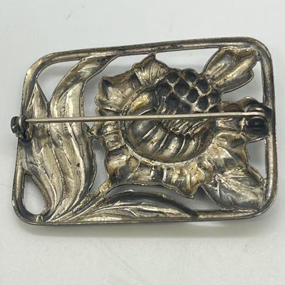 LOT 127: Sterling Silver Pins / Brooches - 33.6 gtw