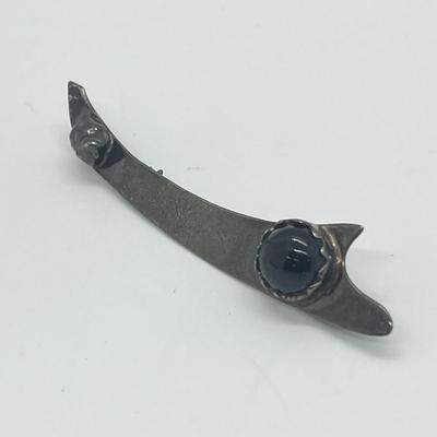 LOT 127: Sterling Silver Pins / Brooches - 33.6 gtw