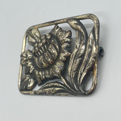 LOT 127: Sterling Silver Pins / Brooches - 33.6 gtw