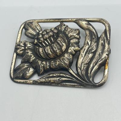 LOT 127: Sterling Silver Pins / Brooches - 33.6 gtw