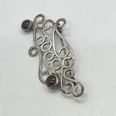 LOT 127: Sterling Silver Pins / Brooches - 33.6 gtw