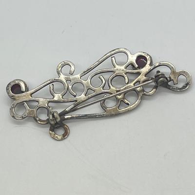 LOT 127: Sterling Silver Pins / Brooches - 33.6 gtw