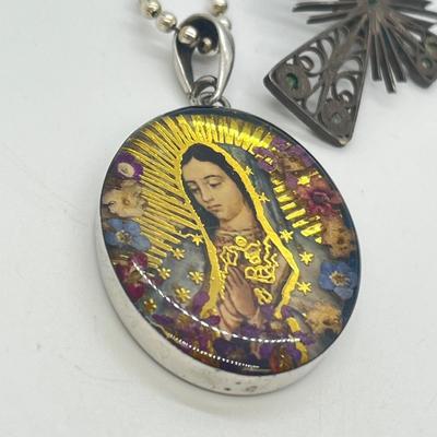 LOT 128: Sterling Silver Religious Pendants and Necklaces - 29.8 gtw