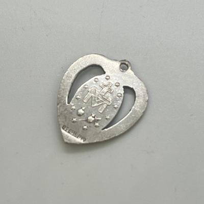 LOT 128: Sterling Silver Religious Pendants and Necklaces - 29.8 gtw