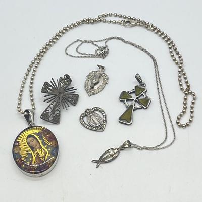 LOT 128: Sterling Silver Religious Pendants and Necklaces - 29.8 gtw