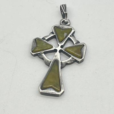 LOT 128: Sterling Silver Religious Pendants and Necklaces - 29.8 gtw