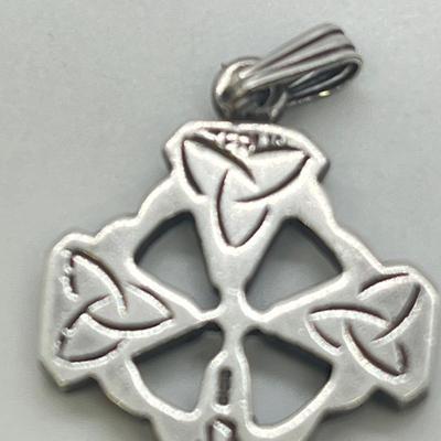 LOT 128: Sterling Silver Religious Pendants and Necklaces - 29.8 gtw