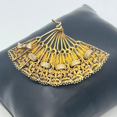 LOT 130: Vintage / Antique Brooches - Silver Cameo and Gold Vermeil over 800 Silver Fan