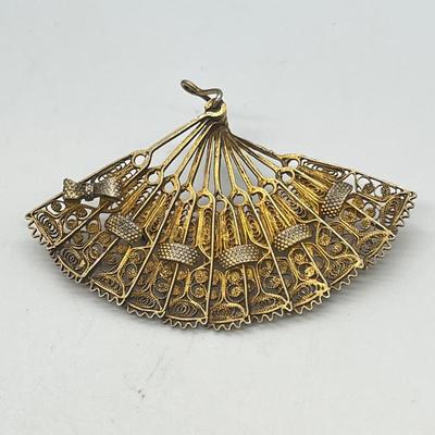 LOT 130: Vintage / Antique Brooches - Silver Cameo and Gold Vermeil over 800 Silver Fan