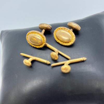 LOT 131: Vintage 14K Gold (Acid Tested) Cuff Links and Shirt Button Studs - 5.5 gtw