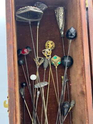 LOT 136: Vintage / Antique Hat Pins / Stick Pins