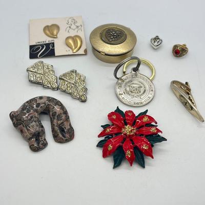 LOT 137: Vintage Costume Jewelry in Decorative Box