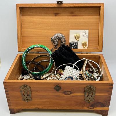 LOT 137: Vintage Costume Jewelry in Decorative Box