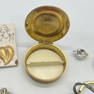LOT 137: Vintage Costume Jewelry in Decorative Box