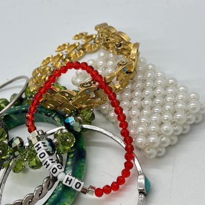 LOT 137: Vintage Costume Jewelry in Decorative Box