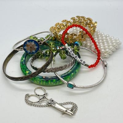 LOT 137: Vintage Costume Jewelry in Decorative Box