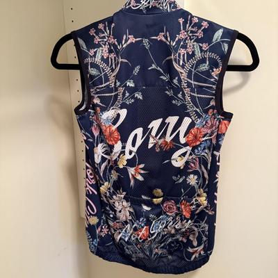Athleta, Mountain Hardware & More Women’s Activewear, Size XS (UGB2-HS)