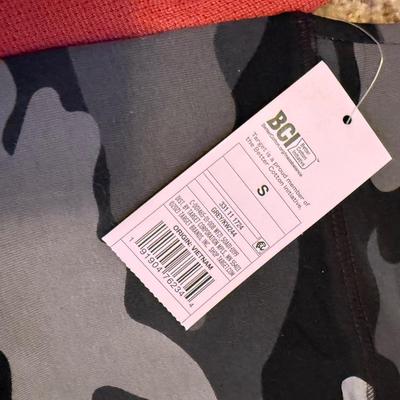 Athleta, Mountain Hardware & More Women’s Activewear, Size XS (UGB2-HS)