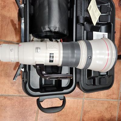 Canon EF 800mm 1:5.6 L IS USM Ultrasonic lens 12819 with Trunk and Cover
